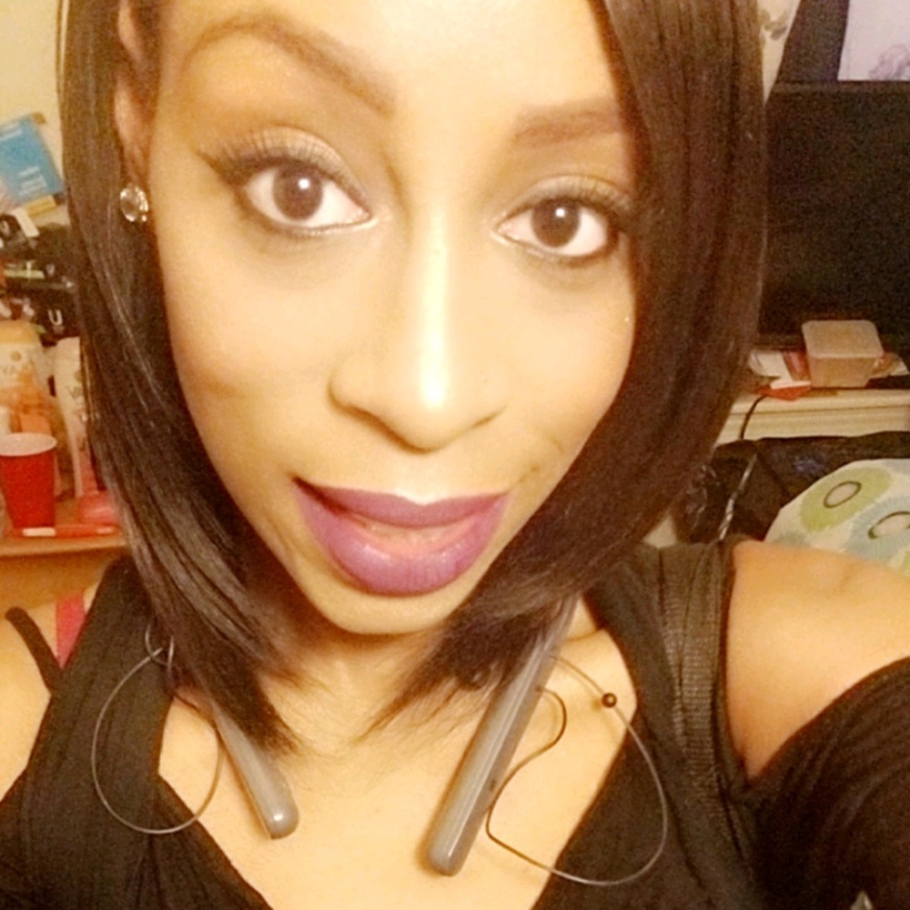 Meet your Posher, Kayla